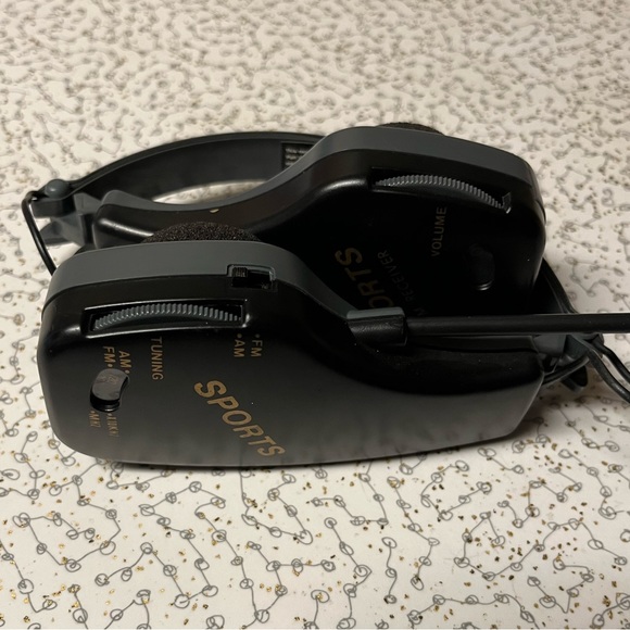 Sports Receiver Headphones - Picture 6 of 10